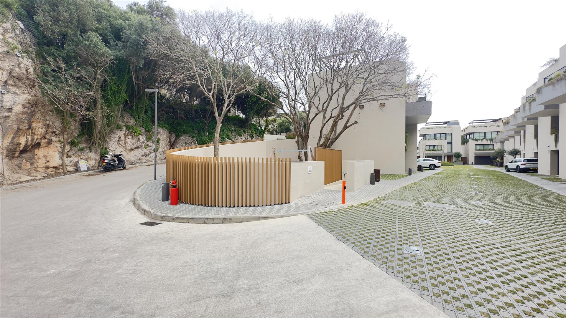 Image of House - 5 Bedrooms - 6 Bathrooms for Sale in North Gorge-Gibraltar, Image 1